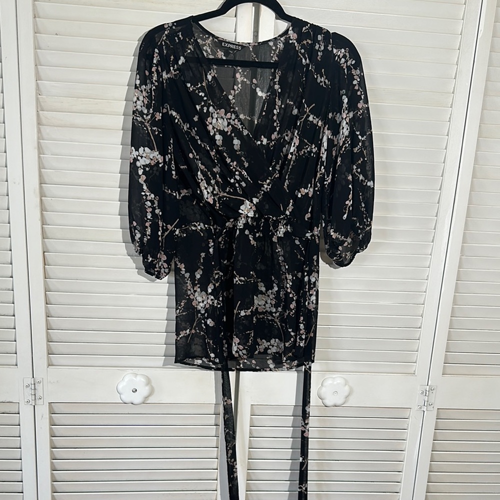 Express Black Floral Patterned Top - image 1